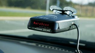Is it illegal to use a radar detector/LiDAR jammer in my car?